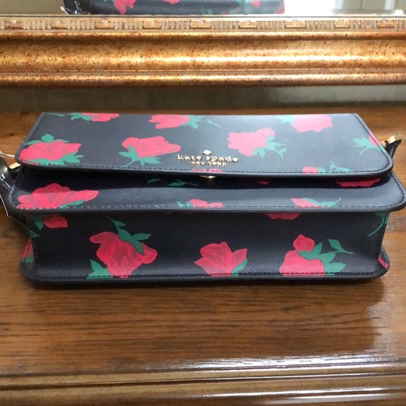 New Kate Spade black and red roses removable crossbody or chain handle purse. - Picture 12 of 16